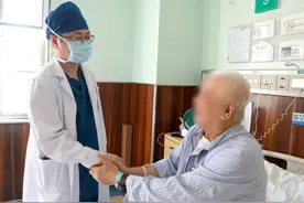 84岁老人主动脉夹层逆撕，命悬一线！亚心医生挑战极限拆除心脏“炸弹”图片