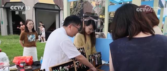 “文旅+非遗+科技+电影+生态”吸引游客纷至沓来 特色资源激活火热消费新场景