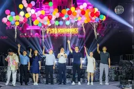 举办“吃瓜大会”，中牟八大主题乐园同邀游客免费吃瓜图片