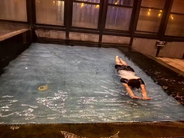 夜泡豪生温泉：云端之上自有天然暖泉