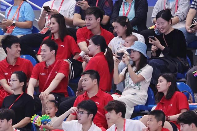 陈艺文/林珊，冠军！广东跳水队十五运会第5金到手，台下一幕太动人