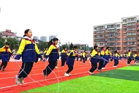 枣阳：多彩大课间 快乐牵手行图片