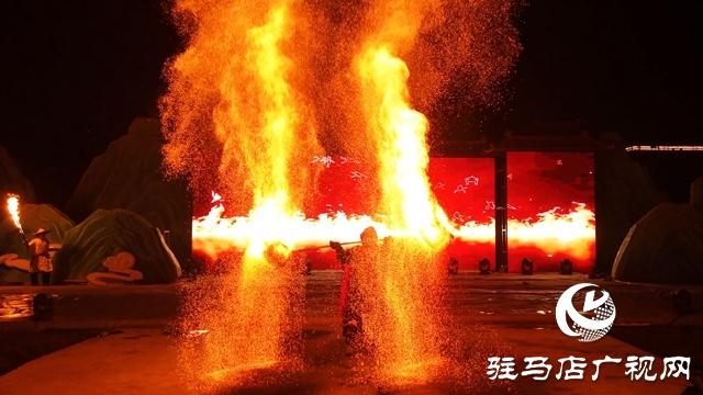 老乐山夜游开启 点亮城市夜生活