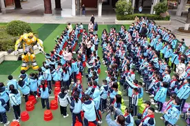 南宁市各中小学迎来“开学第一课”图片