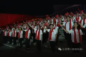 “盛世邯郸 花开盛年”邯郸市庆祝新中国成立75周年群众文艺展演活动暨全国社区春晚走进邯郸活动圆满举行图片