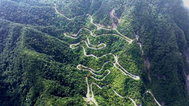 白河好“村”光 | 界岭石刻分秦楚 十八盘蜿蜒跃云巅