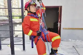 “00后”消防员曹强强：奋勇前行 守护万家灯火图片