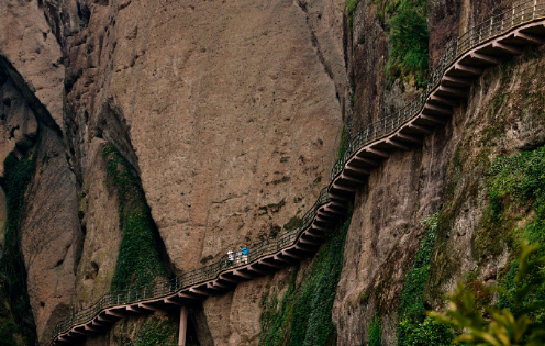 登高望远在龙虎，重阳遇见好秋光！