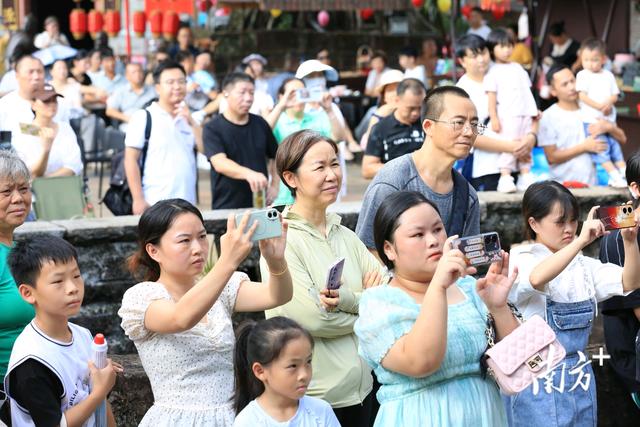茶山南社“明清市井”热度高，双节假期吸引大批游客打卡