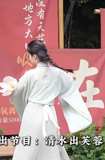 反向旅行还得看这儿！徽州大灵山全天24场好戏等你邂逅，人少戏多还免费！