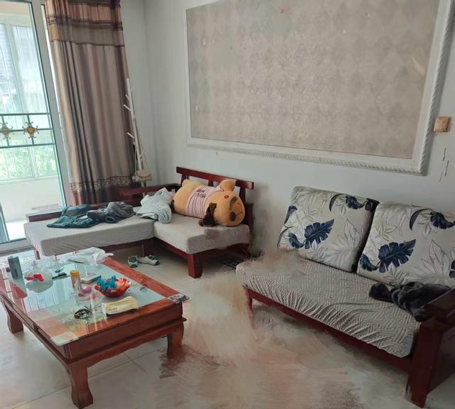 骗女友透支信用卡后将其刺死案一审宣判：犯故意杀人罪判处死刑，缓期二年