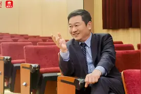 名实相符，从UIC到BNBU，开启博雅教育的时代共振｜对话北师港浸大校长陈致图片