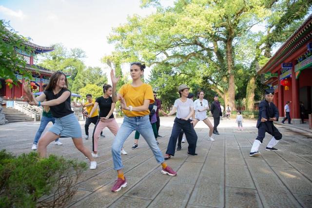 龙虎山藏着“神仙玩法”？这个周末，青萍剑+八段锦免费学！