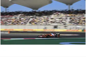 体育头图丨汉密尔顿夺得F1中国大奖赛冲刺赛排位赛杆位图片
