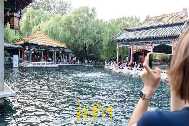 “趵突腾空”震撼再现！趵突泉水涌若轮等你来打卡