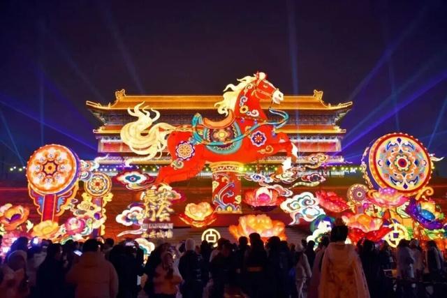 长安灯会的马多成“马”了！双园千灯万马，解锁马年最潮打开方式