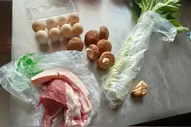 “爱心厨师”上门为老人做饭！彭州“爸妈食堂”又添“新业务”图片