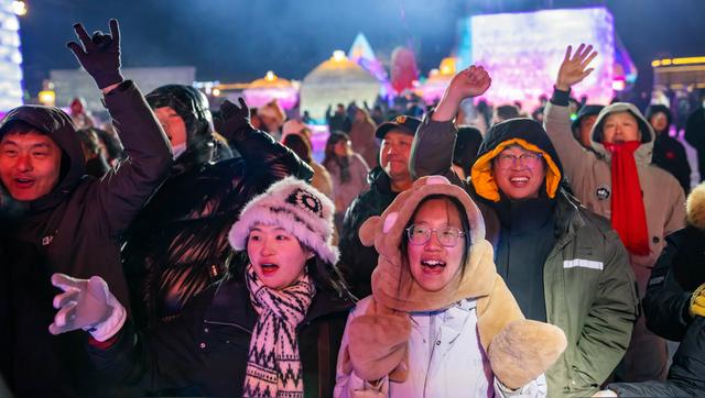 冬游内蒙古 何以动人心——“歌游内蒙古·欢乐冰雪季”之以人为本篇