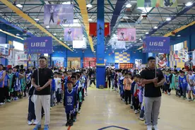 新闻特写丨在青少年篮球联赛看到孩子们该有的样子图片