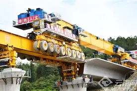 渝昆高铁云贵段站前七标项目预制梁架设任务圆满完成图片