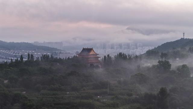 河北承德：雨后晨景美如画
