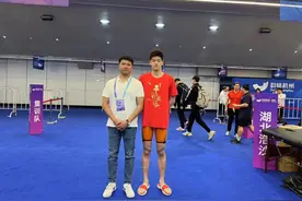 潘展乐夺冠创纪录！启蒙教练眼中的他：是霸气更是底气！图片