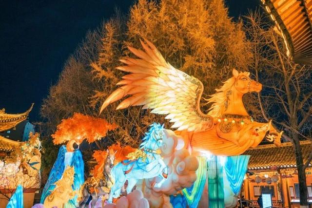 四十届华彩，一盏秦淮灯，点亮南京年味“顶流”！（内含福利~）