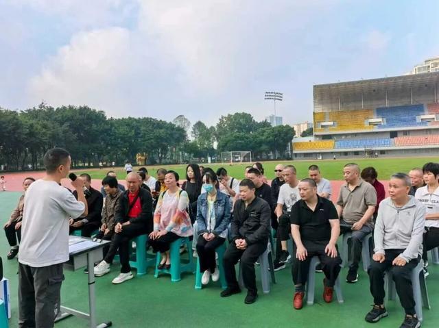 国际盲人节丨无障碍徒步、“科技助盲”教学实践…和盲人朋友体验多彩生活