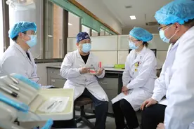 五年了，哪吒缺的牙为何还没长出来？图片
