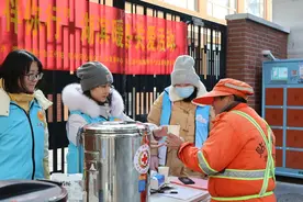 杭州湖滨街道：姜茶暖人心 杯杯送温情图片