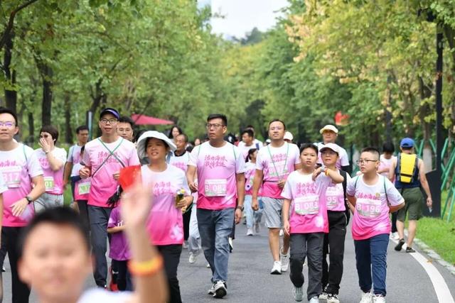 2025年第十一届广州户外运动季“潮玩海珠 乐在徒中”海珠湿地徒步大会举行