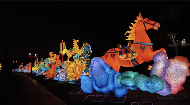 长安灯会的马多成“马”了！双园千灯万马，解锁马年最潮打开方式