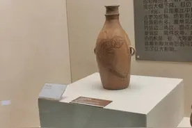 【甘快看】“青春华章·重走西北角”采访团探秘甘肃省博物馆：千年珍宝诉说丝路辉煌图片