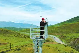 海拔三千零四十五米的乌鞘岭上——云边有个气象站图片