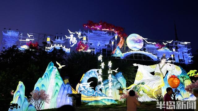 夏日里的绚烂多彩！艺术灯会本周五在中山公园举办