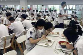 开学“第一餐”，松江学子吃得怎么样？一起去看看图片