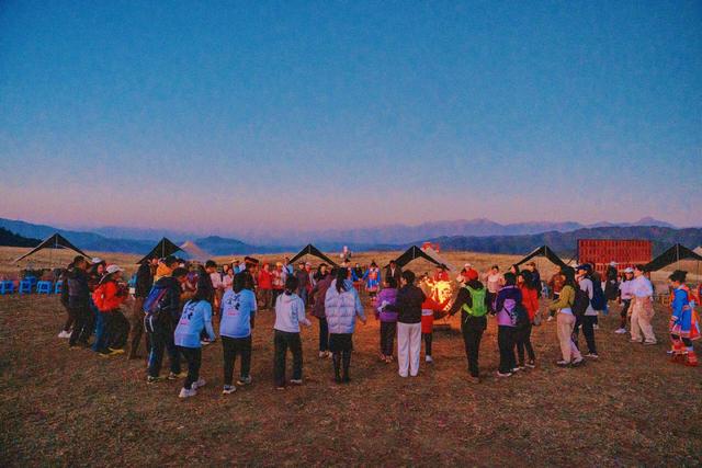 第三届滇西徐霞客寻踪之旅汉服徒步活动落幕