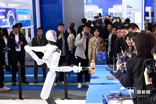 “人工智能+”全景呈现，互联网之光博览会在乌镇点亮