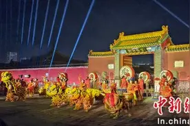 沈阳方城再现千年古城风貌 无人机编队“盛世中华”引沸腾图片