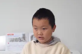 有阅读障碍却能“过耳不忘” 母亲为他打开“一扇窗”图片