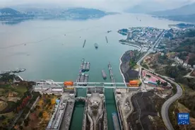 三峡船闸货运量刷新2022年纪录图片