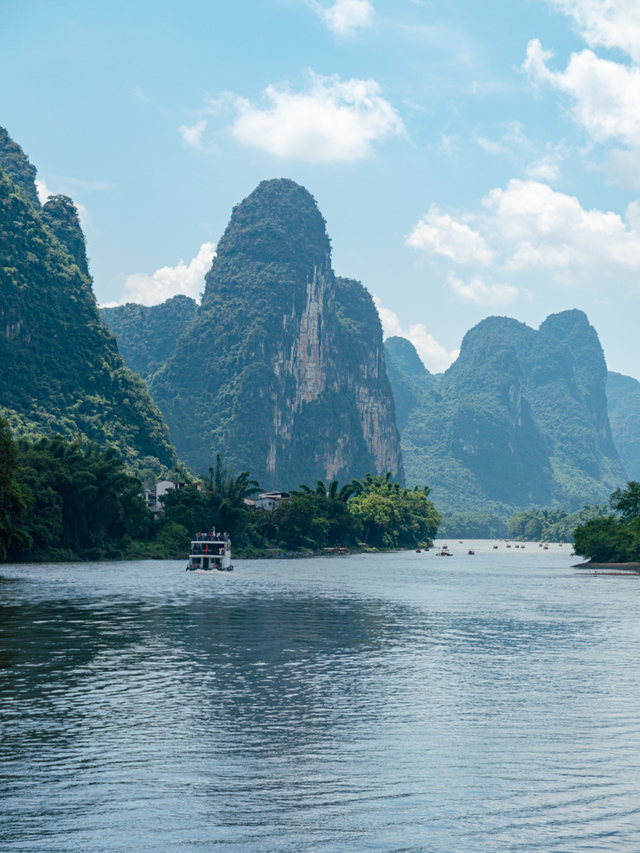 文旅年底内卷无上限！桂林喊你用乡音 “盘活” 老课文，直接线下免费解锁课本名场面！