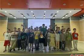 著名儿童文学作家殷健灵来榕讲述儿童文学创作图片