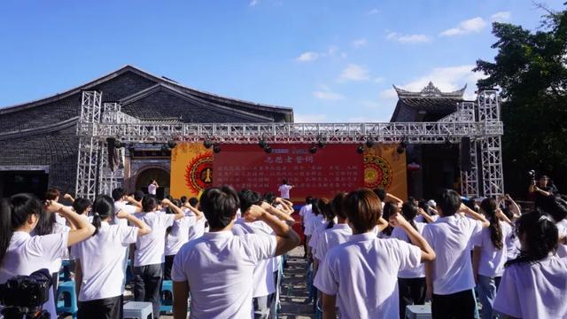 青春志愿·美在景区——“小火把”用行动点亮凉山文旅新名片