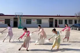 她在乡村小学教舞蹈：希望舞蹈可以给孩子们带来更多光亮图片
