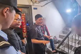 可视门铃安装位置不当引发邻里侵权纠纷，两级法院协同执行拆除图片