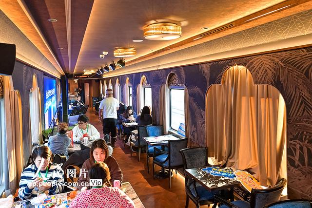 黑龙江：“伊春号”旅游专列试运行