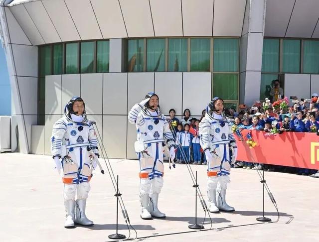 今日七夕，“中国载人航天永远不缺浪漫”