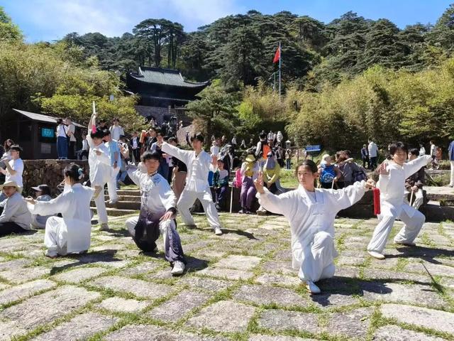 三清山国庆怎么嗨？购票+交通+精彩活动全攻略看这篇就 “GO”！