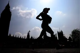 （体育）马拉松——2025伦敦马拉松赛况图片